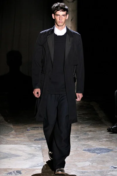 Look 2